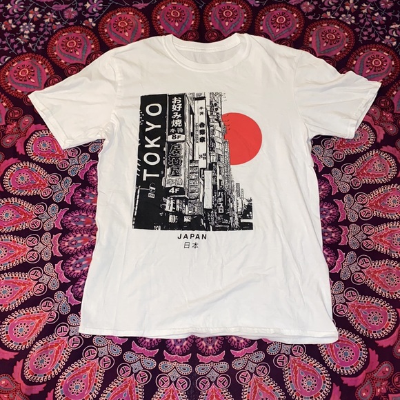 VTG Tokyo scene T-shirt. Size S/M. - Picture 3 of 10